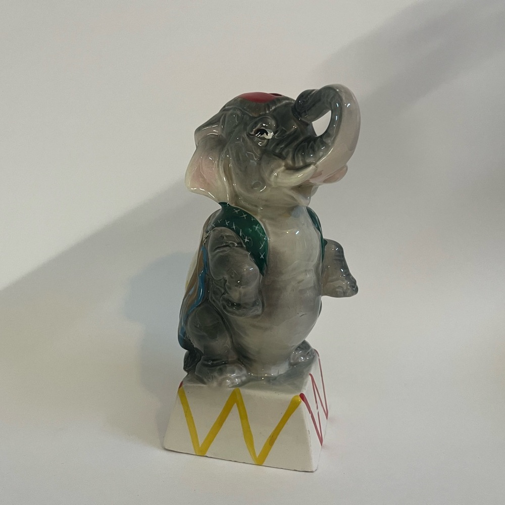 •Vintage Ceramic Circus Elephant Coin Bank•